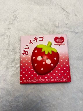 Hot Topic Kawaii Sweetest Berry Eyeshadow Palette 9 Colours